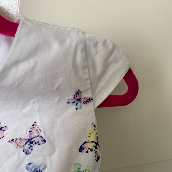 Spring like little girls dress with butterflies. - Picture 6 of 10